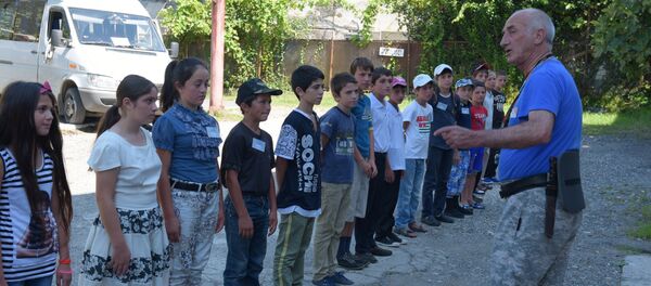 Детский лагерь Апеипш отправился на каникулы на Ауадхару - Sputnik Абхазия