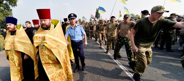Протестующие против крестного хода на Украине. Протестующие против крестного хода на Украине. - Sputnik Абхазия