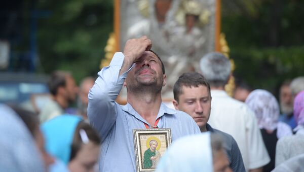 Всеукраинский крестный ход мира, любви и молитвы за Украину заблокирован в Киевской области - Sputnik Абхазия