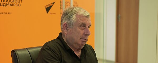 Станислав Лакоба Станислав Лакоба - Sputnik Абхазия