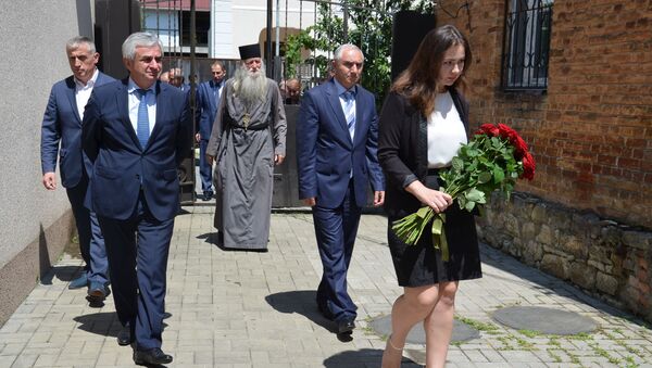 Президент выразил соболезнования семье Фазиля Искандаре - Sputnik Абхазия