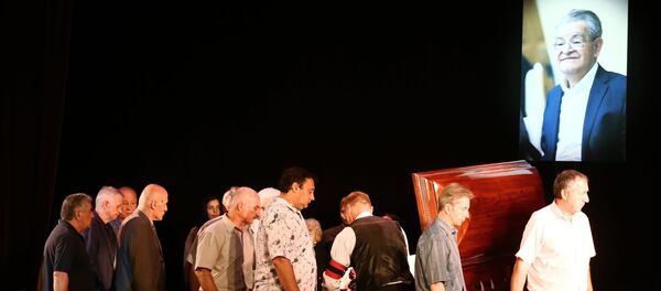 Прощание с Фазилем Искандером - Sputnik Абхазия