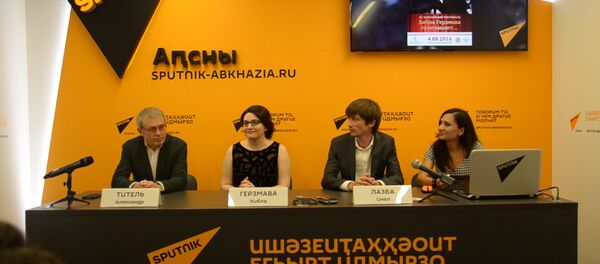 Герзмава и Титель рассказали о своем настроении перед юбилейным фестивалем в Абхазии Герзмава и Титель рассказали о своем настроении перед юбилейным фестивалем в Абхазии - Sputnik Абхазия