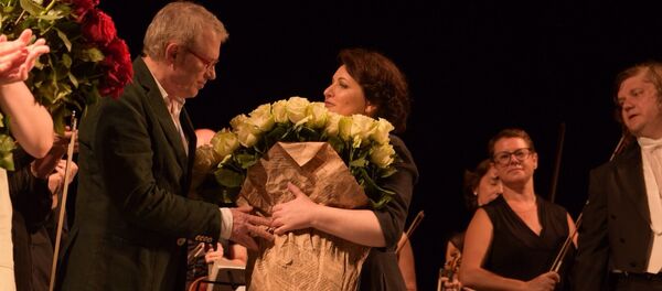 Медеиа аҳәынҭкарратә драматә театр ахь ииаган Медеиа аҳәынҭкарратә драматә театр ахь ииаган - Sputnik Аҧсны