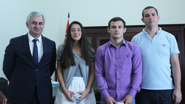 Рауль Хаджимба поздравил молодых спортсменов с победами - Sputnik Абхазия