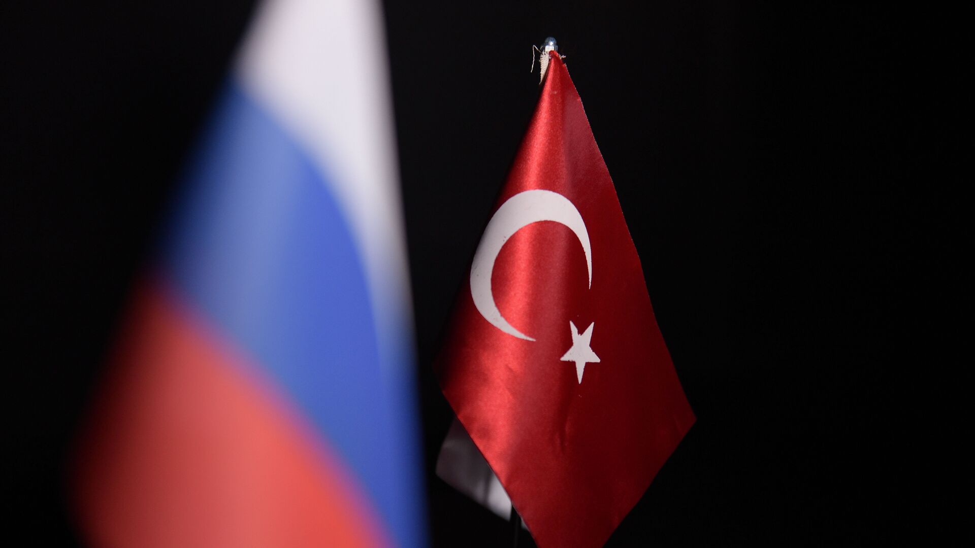 Флаги России и Турции - Sputnik Аҧсны, 1920, 06.08.2022