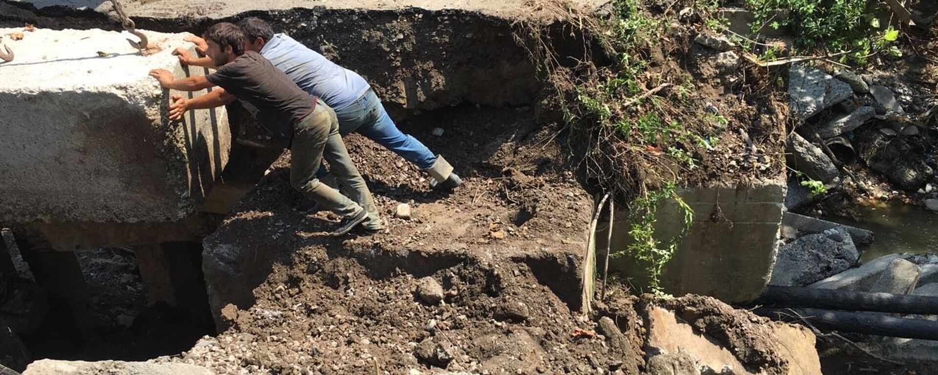 ремонтно  - восстановительные работы моста через реку Язырта в селе Нижняя Эшера. - Sputnik Аҧсны, 1920, 02.06.2026