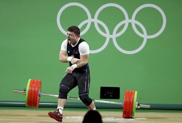 Тяжелоатлет из Армении Андраник Карапетян считался одним из фаворитов Олимпийских Игр, но получил серьезную травму. - Sputnik Абхазия