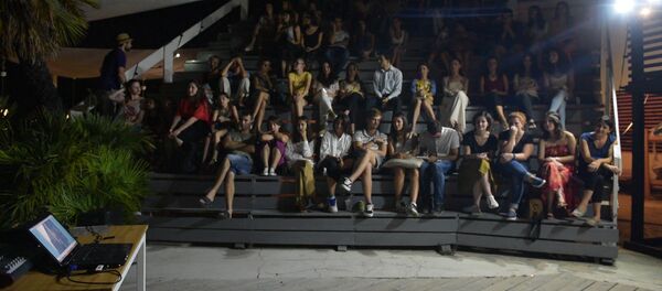 Стихи абхазских классиков и молодых поэтов прозвучали на Волне Стихи абхазских классиков и молодых поэтов прозвучали на Волне - Sputnik Абхазия