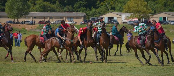 Скачки на кубок президент Абхазии в поселке Бзыпта. Скачки на кубок президент Абхазии в поселке Бзыпта. - Sputnik Абхазия