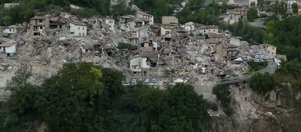 Последствия разрушительного землетрясения в Италии. Съемка с воздуха - Sputnik Абхазия