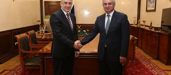 В Нальчике состоялась двусторонняя встреча Президента Республики Абхазия Рауля Хаджимба и Главы Кабардино-Балкарии Юрия Кокова - Sputnik Абхазия