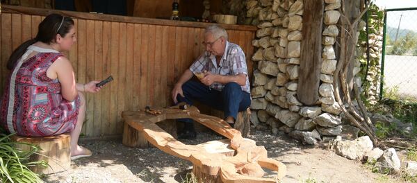 Деревянная пластика Богатырева. Мастер-класс от резчика Деревянная пластика Богатырева. Мастер-класс от резчика - Sputnik Абхазия