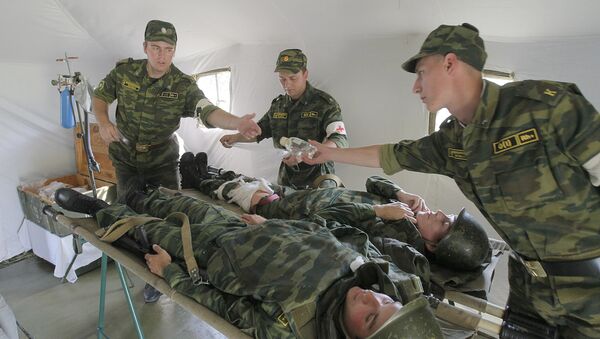 Комплексные учения военных врачей - Sputnik Аҧсны