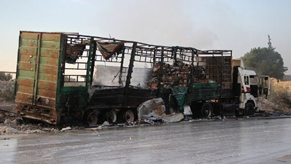 Сгоревший грузовик гумконвоя ООН в Алеппо - Sputnik Абхазия