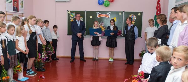 Ученики средней школы в селе Псху Ученики средней школы в селе Псху - Sputnik Абхазия