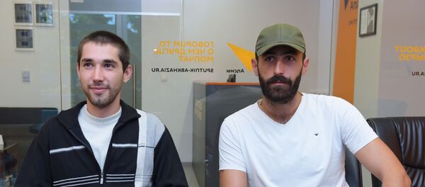 Репатрианты из Сирии Омар и Надир (слева направо) - Sputnik Абхазия