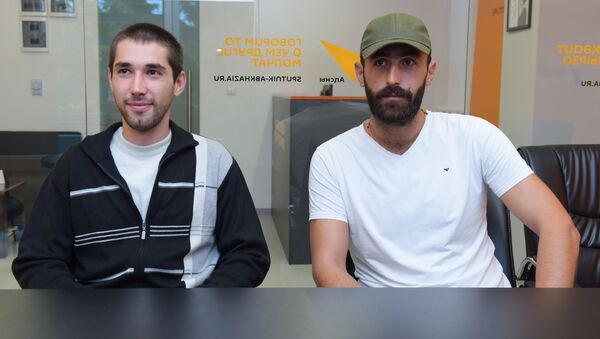 Репатрианты из Сирии Омар и Надир (слева направо) - Sputnik Абхазия