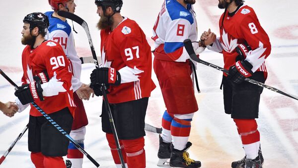 Игроки Канады и России  в полуфинале матча Кубка мира - Sputnik Абхазия