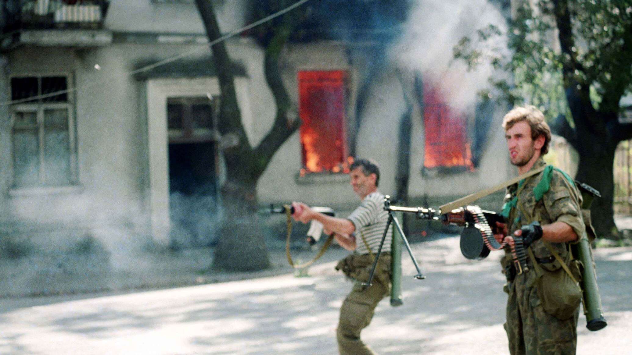 Грузино-абхазский конфликт 1992-1993. Грузино-абхазский конфликт 1992-1993. Грузино-абхазский конфликт 1992-1993. Грузино-абхазский конфликт 1992-1993. 14 августа 1992 абхазия.