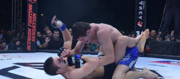 Абхазский боец Энрик Агрба победил Магомеда Абдурахимова из России - Sputnik Абхазия