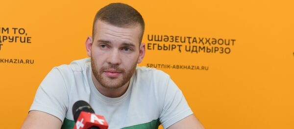 Александр Тәанбеи Енрик Агрбеи Sputnik Аԥсны аҿы имҩаԥыргеит апресс-конференциа Александр Тәанбеи Енрик Агрбеи Sputnik Аԥсны аҿы имҩаԥыргеит апресс-конференциа - Sputnik Аҧсны