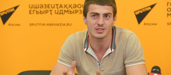 Пресс-конференция  с чемпионами OFC Энриком Агрба и Александром Тванба - Sputnik Абхазия