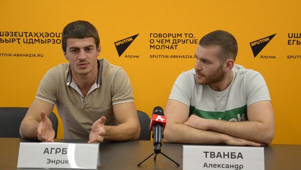 Победители турнира по боям без правил рассказали о пути к чемпионству - Sputnik Абхазия