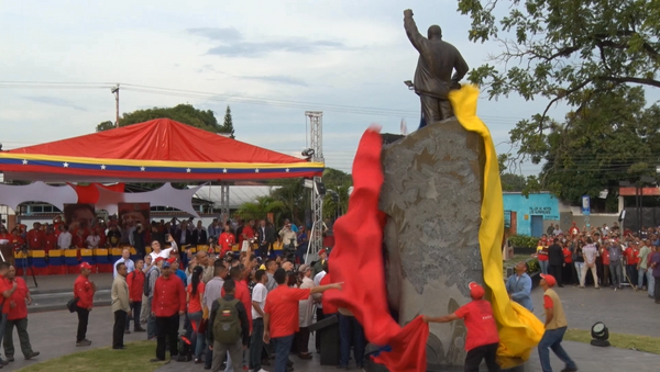 Открытие подаренного &quot;Роснефтью&quot; памятника Уго Чавесу в Венесуэле - Sputnik Абхазия