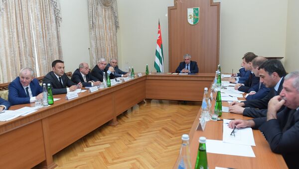Заседание при президенте по вопросам исполнения бюджета на 2017 год. - Sputnik Абхазия