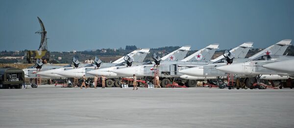 Архивное фото российской боевой авиации на авиабазе Хмеймим в Сирии Архивное фото российской боевой авиации на авиабазе Хмеймим в Сирии - Sputnik Абхазия