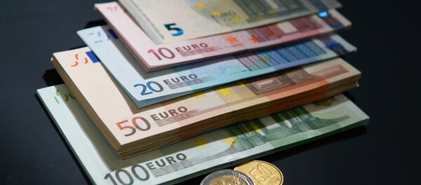 Архивное фото купюр и монет евро разного номинала - Sputnik Абхазия