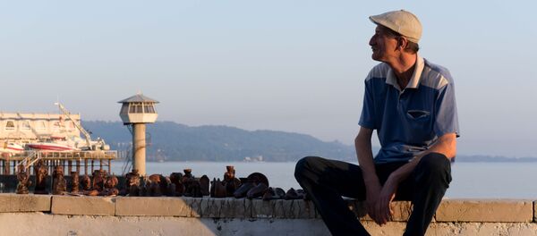 Мастер по керамике Руслан Нанба Мастер по керамике Руслан Нанба - Sputnik Абхазия