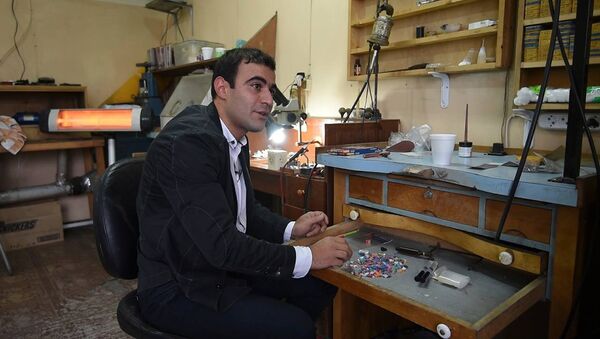 Как армянские дизайнеры превратили карандаши в аксессуары - Sputnik Абхазия