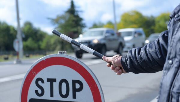 Дорожный знак STOP контроль - Sputnik Абхазия
