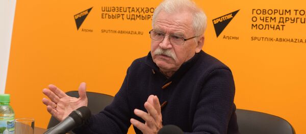 Народный артист России Сергей Никоненко Народный артист России Сергей Никоненко - Sputnik Абхазия