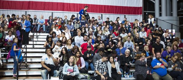 Ситуация у офисов избирательных кампаний кандидатов в президенты США Ситуация у офисов избирательных кампаний кандидатов в президенты США - Sputnik Абхазия