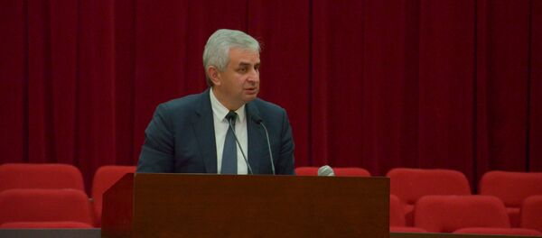 Президент Абхазии Рауль Хаджимба на встрече с общественностью. Президент Абхазии Рауль Хаджимба на встрече с общественностью. - Sputnik Абхазия