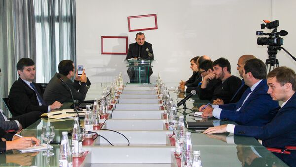 Круглый стол Общественно-политическая ситуация в стране - пути выхода из кризиса состоялся в Сухуме - Sputnik Абхазия