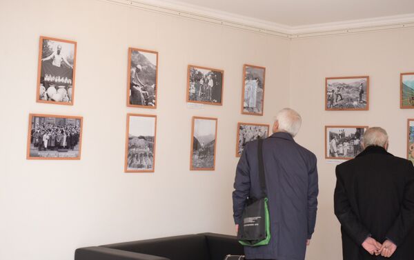 Открытие фотовыставки, посвященной 75-летию Юрия Воронова - Sputnik Абхазия