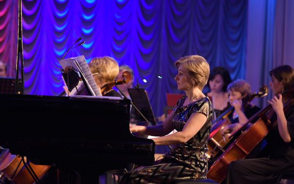 Концерт двух фортепиан с участием Нинель Бжания и Гулизы Авидзба - Sputnik Абхазия