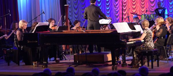 Известные произведения классической и современной музыки прозвучали на концерте Piano Duo Известные произведения классической и современной музыки прозвучали на концерте Piano Duo - Sputnik Абхазия