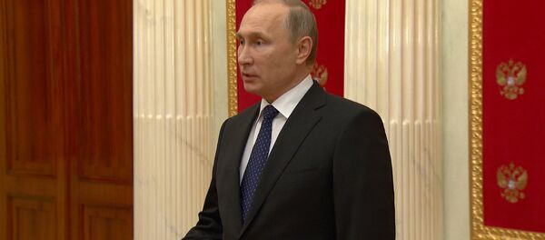 Путин назвал резолюцию о противодействии российским СМИ деградацией демократии - Sputnik Абхазия