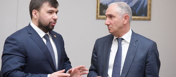 ДЖәР Жәлар Рхеилак ахантәаҩы Денис Пушилин - Sputnik Аҧсны