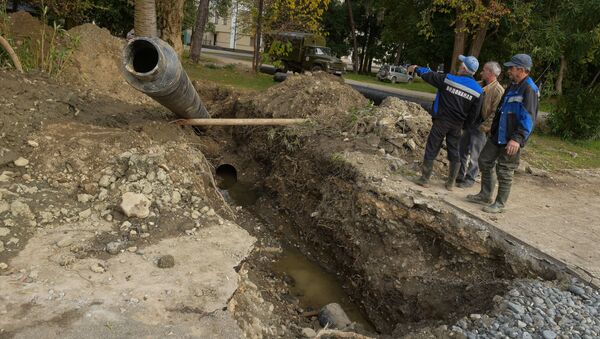 Прокладка трубы для воды - Sputnik Абхазия