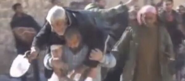 Мирные жители покидали один из районов Алеппо под пулями боевиков - Sputnik Абхазия