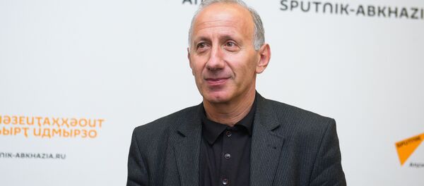 Аԥсны ажурналистцәа реидгыла ахантәаҩы Руслан Ҳашыг Аԥсны ажурналистцәа реидгыла ахантәаҩы Руслан Ҳашыг - Sputnik Аҧсны