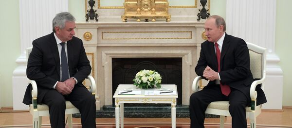 Президент РФ В. Путин встретился с президентом Абхазии Р. Хаджимбой Президент РФ В. Путин встретился с президентом Абхазии Р. Хаджимбой - Sputnik Аҧсны