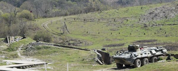 Первый в новом учебном году полевой выход мотострелковых подразделений российской военной базы Южного военного округа (ЮВО) в Республике Абхазия Первый в новом учебном году полевой выход мотострелковых подразделений российской военной базы Южного военного округа (ЮВО) в Республике Абхазия - Sputnik Абхазия