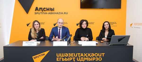 Пресс-конференция министерства культуры по итогам участия в Санкт-Петербургском культурном форуме Пресс-конференция министерства культуры по итогам участия в Санкт-Петербургском культурном форуме - Sputnik Абхазия